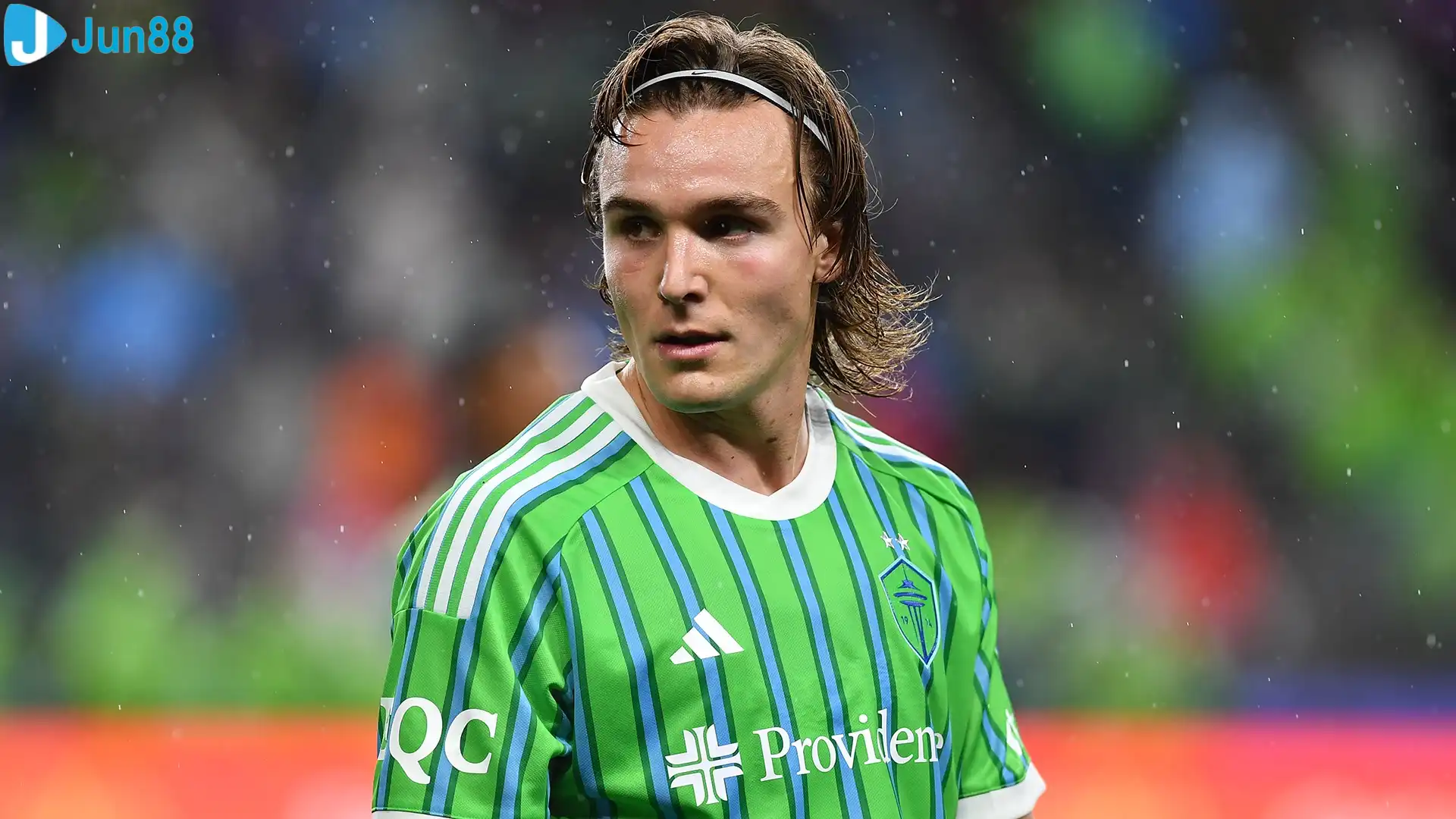 Sao trẻ người Argentina không quá lo lắng sau cuộc cãi vã với Messi (Ảnh: Reuters)