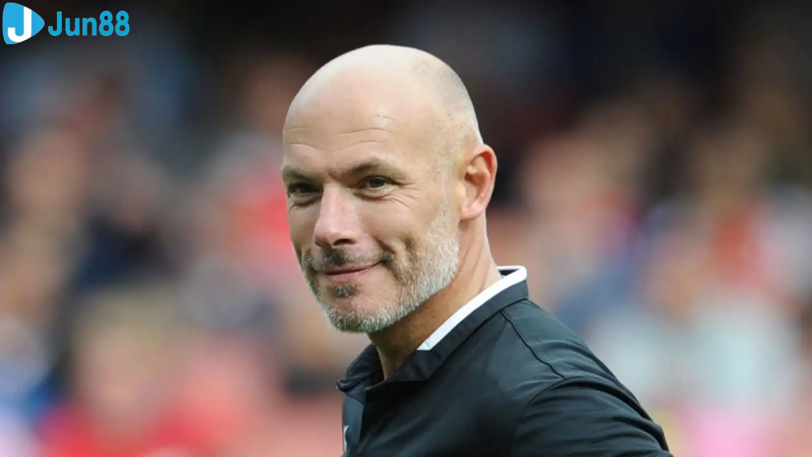 Trưởng ban trọng tài Howard Webb ủng hộ quyết định không cho Arsenal hưởng penalty (Ảnh: SkySport)