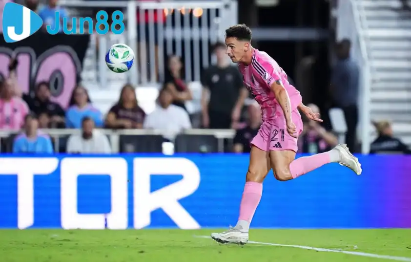 Tadeo Allende hoàn tất cú đúp trong vòng ba phút Tadeo Allende hoàn tất cú đúp trong vòng ba phút